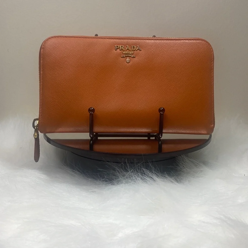 PRADA MilANO WALLET ORANGE (EUC)🧡🤎 with box/paper - Picture 3 of 15